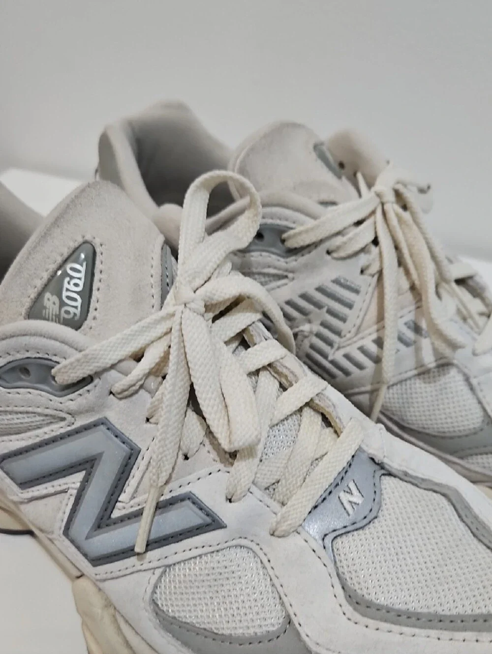 New Balance Women's Sneakers in Off-White and Light Gray